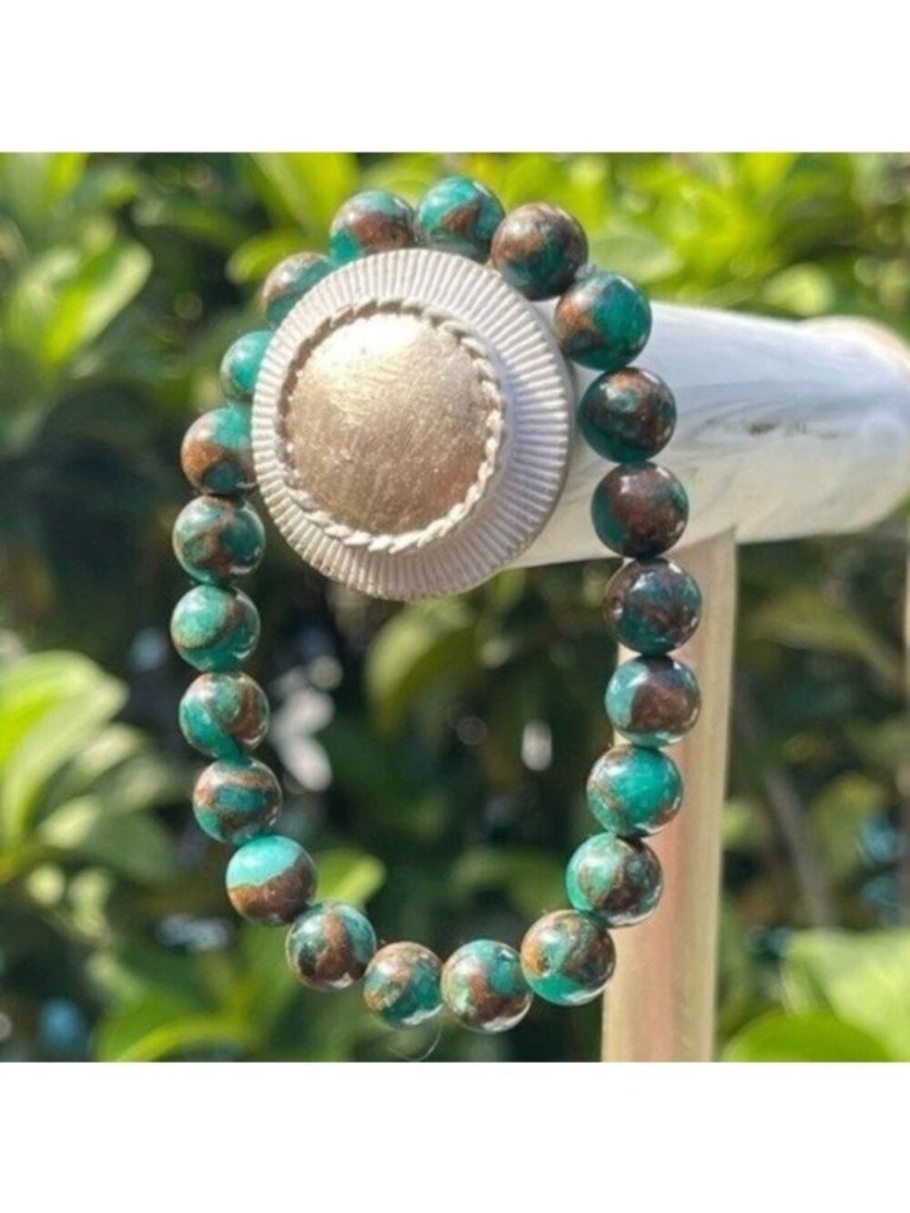 8mm Green Dyed Chalcedony Stretch Bead Bracelet